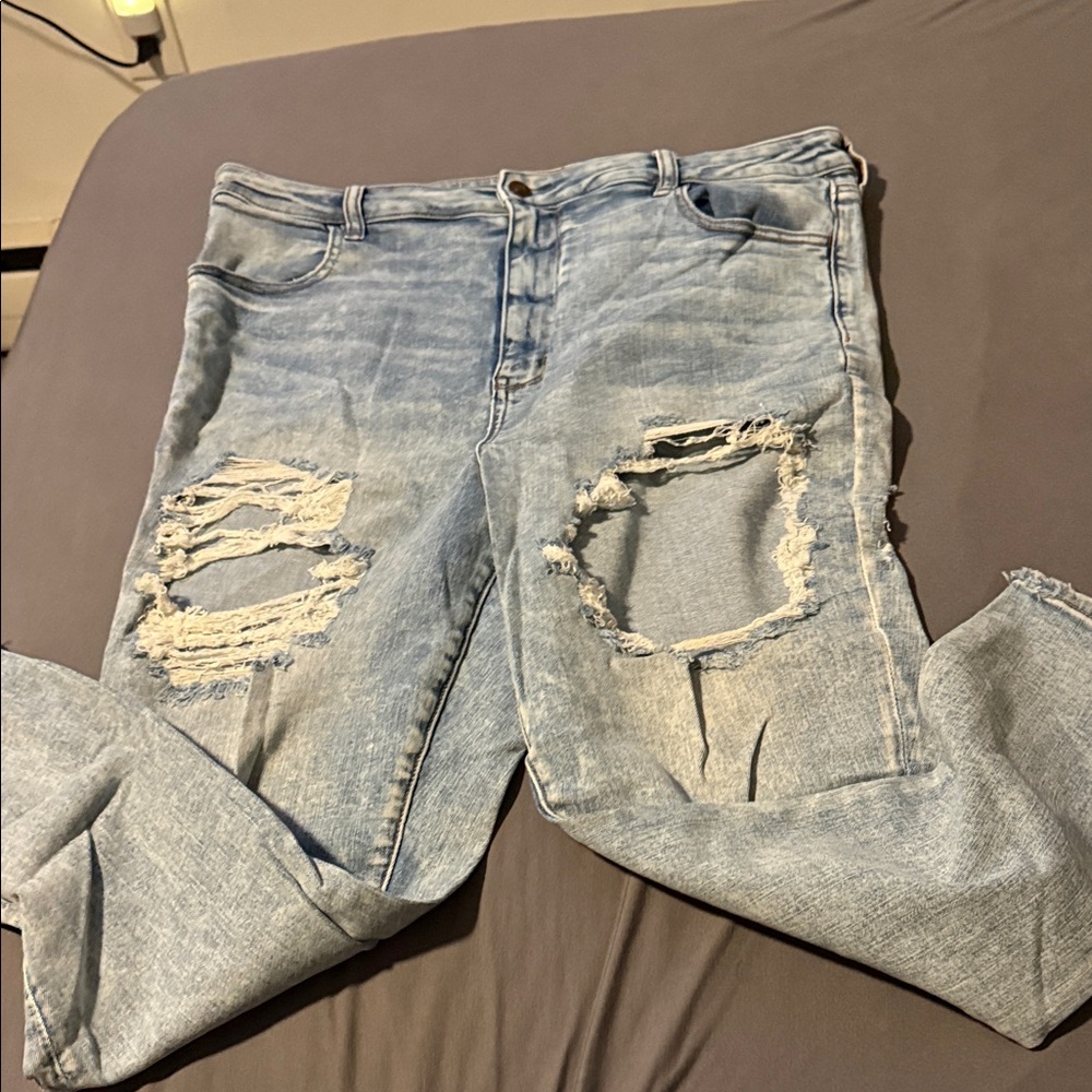 American Eagle Outfitters Light Blue Distressed Skinny Jeans